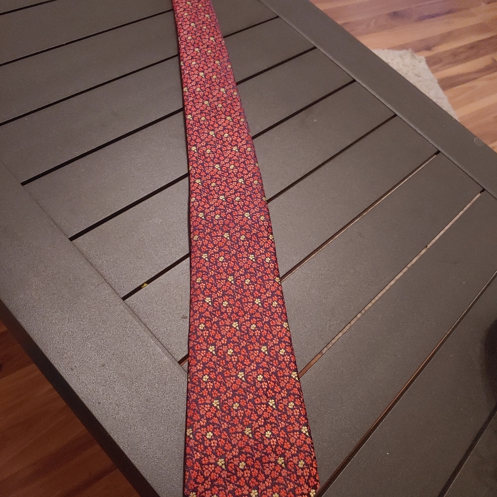 Tie - Picture 3 of 4